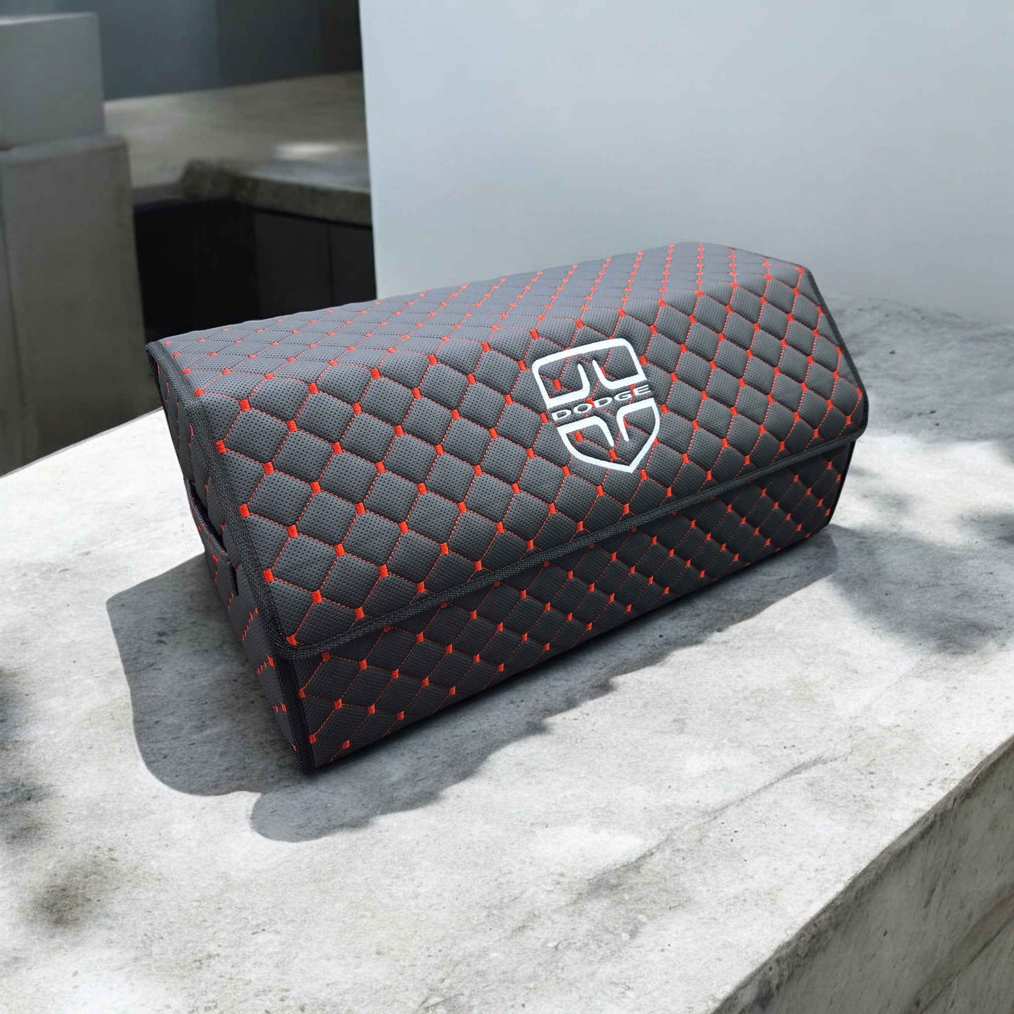 Органайзер в багажник Dodge экокожа L 65х30х30 см Черный/Красный (BOXBRL-DDG001)