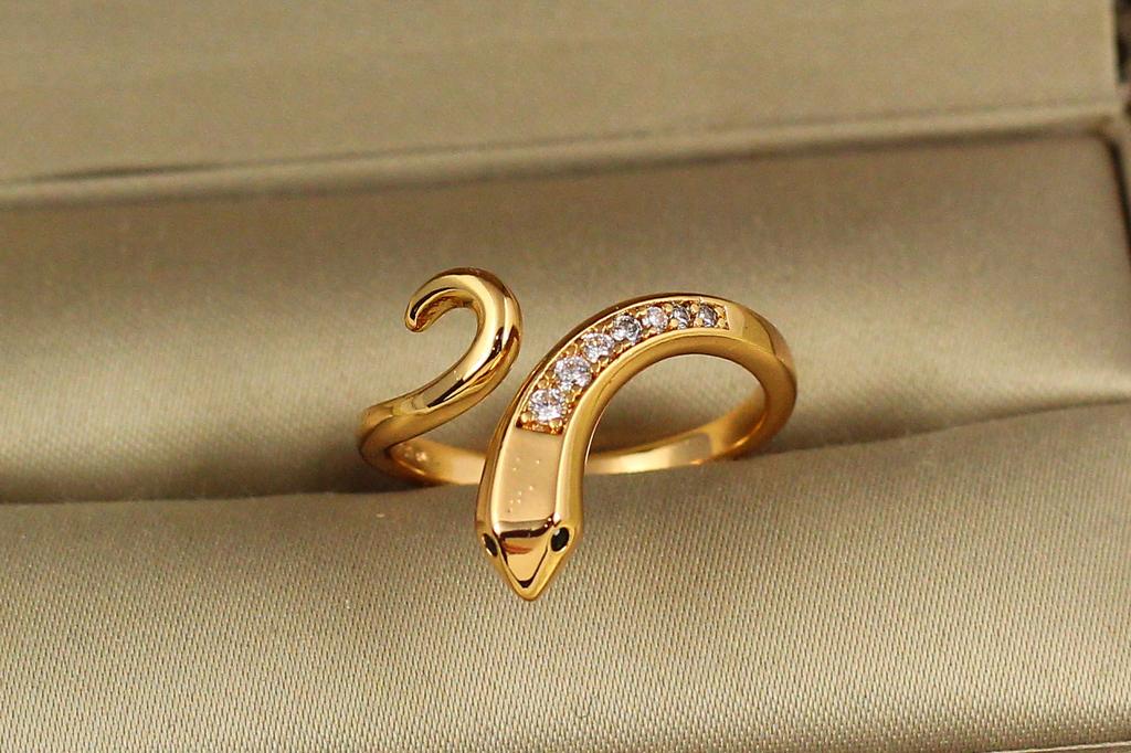 Кольцо раздвижное Xuping Jewelry Змея 18+ золотистое (31762459)