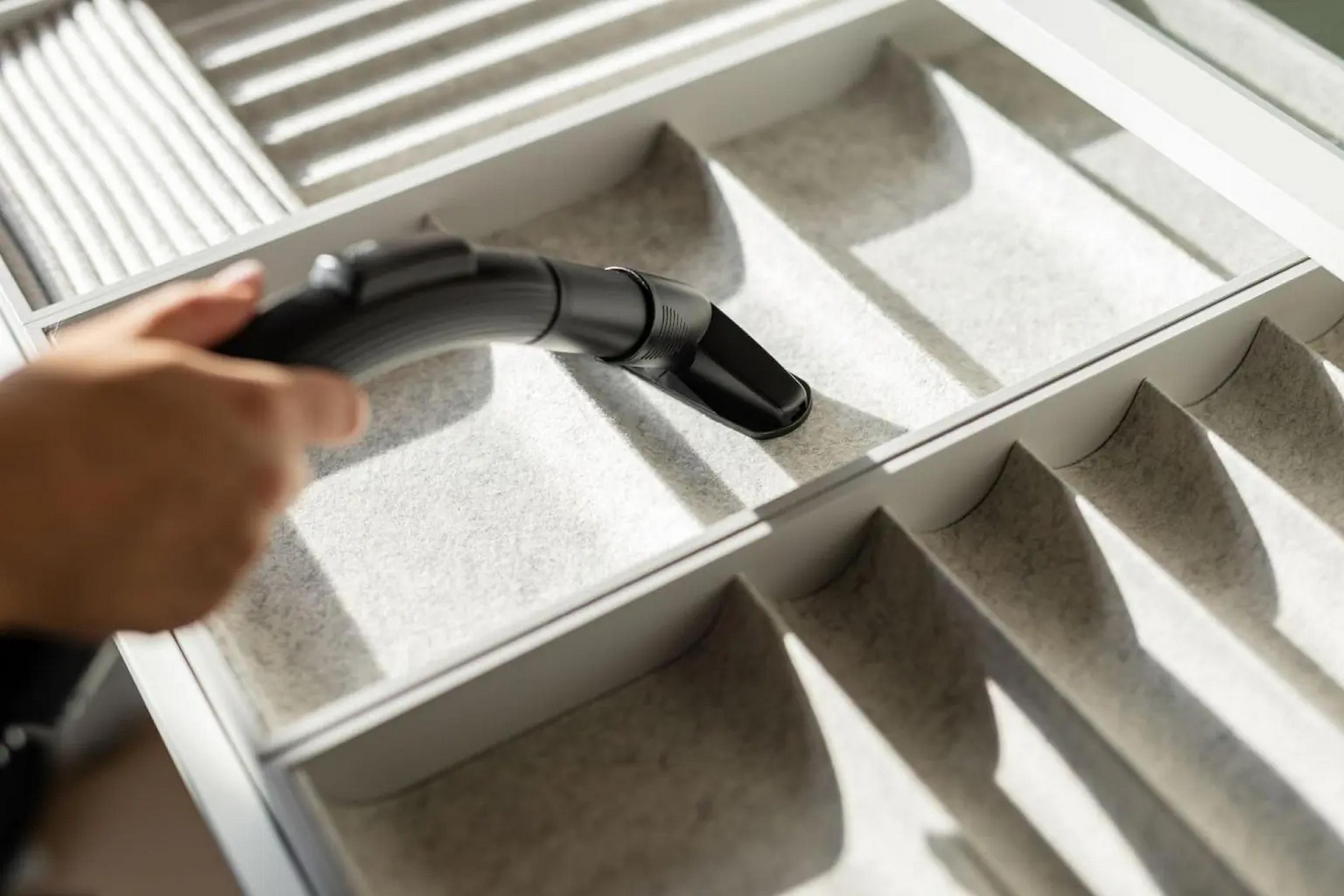 Пылесос сетевой контейнерный с HEPA фильтром для сухой уборки с телескопической трубой 3,3 л 850 Вт Черный (VCE01TABKG) - фото 10