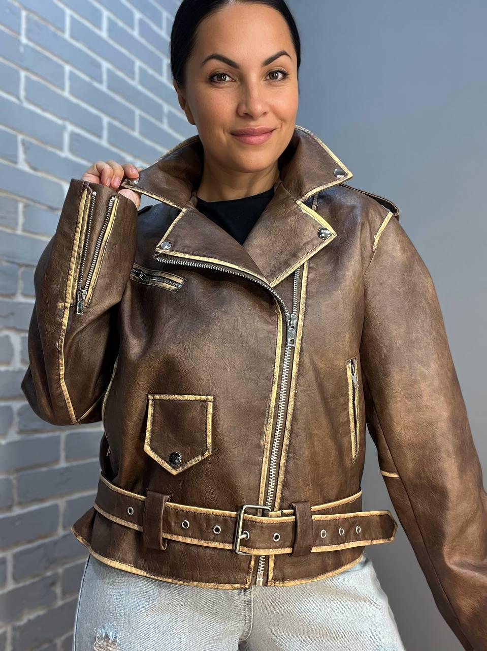 Куртка женская Aftf Basic 2456 косуха молнии пояс вареные швы экокожа S Коричневый (2493) - фото 6 Куртка женская Aftf Basic 2456 косуха молнии пояс вареные швы экокожа S Коричневый (2493) - фото 6