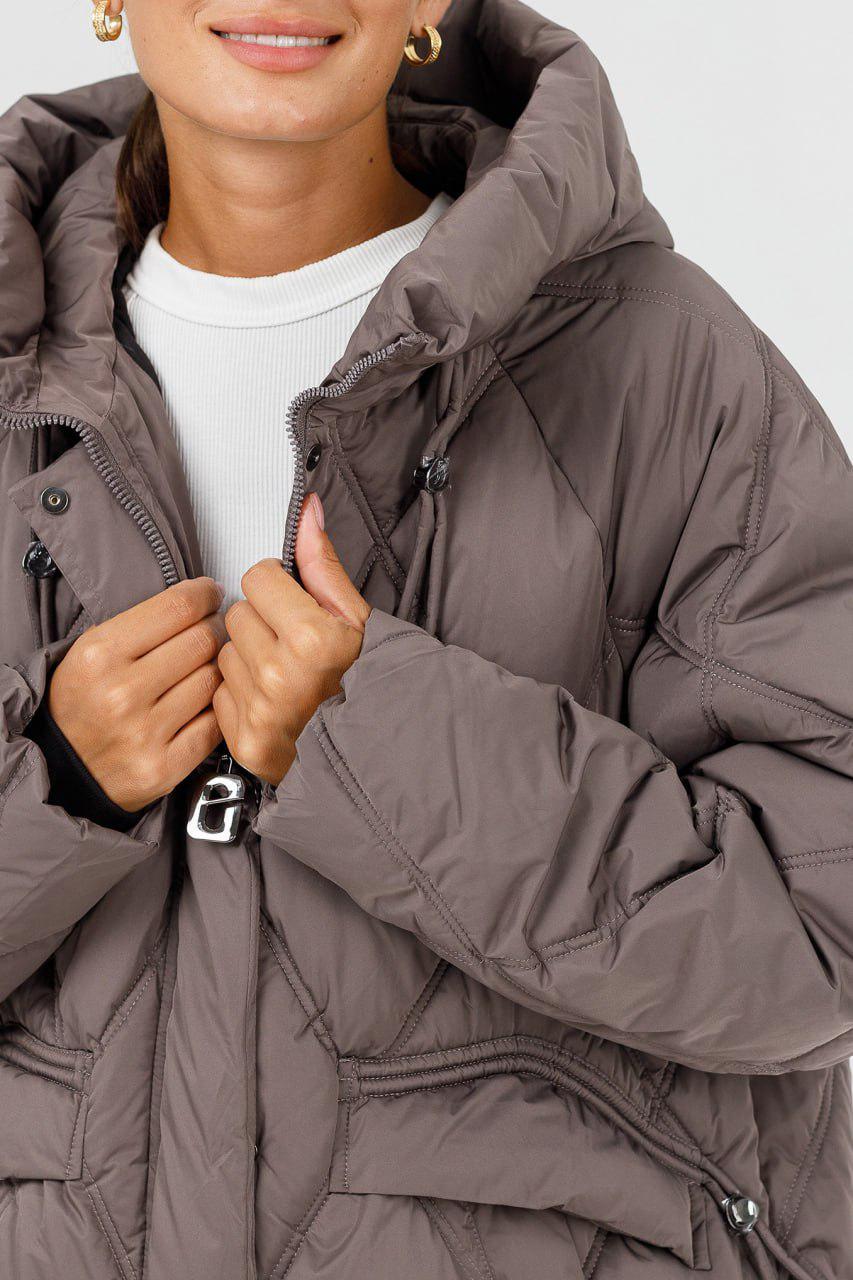 Пуховик жіночий батал Mishele р. 58 Мокко (30342\58) - фото 7