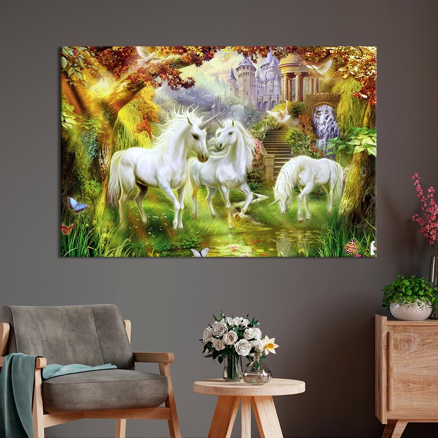 Картина на холсте Единороги на фоне замка 80x54 см (V336-1_L)