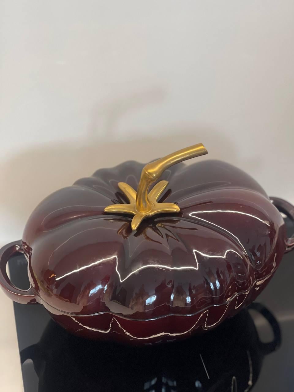 Кастрюля Yiwu Iron Tomato чугунная эмалированная 3,5 л Бургунди (HP-1-20-1BURGUNDY)