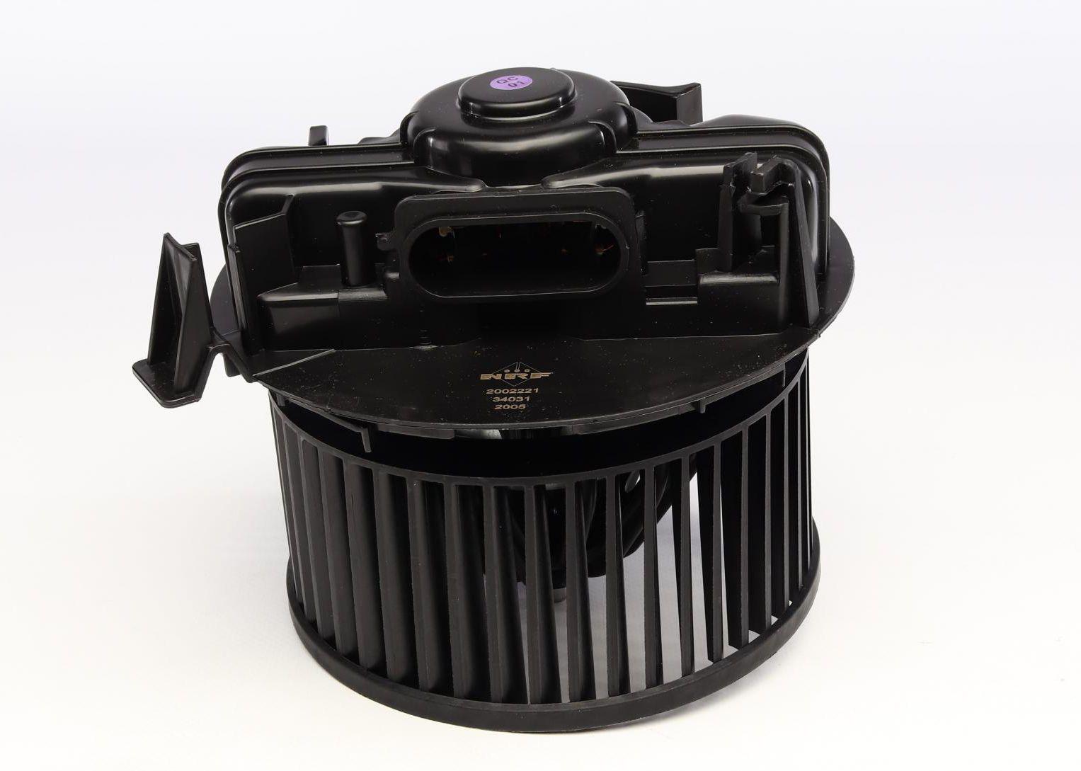 Моторчик пічки NRF Renault Duster/Logan 1.0-2.0 (03-34031)