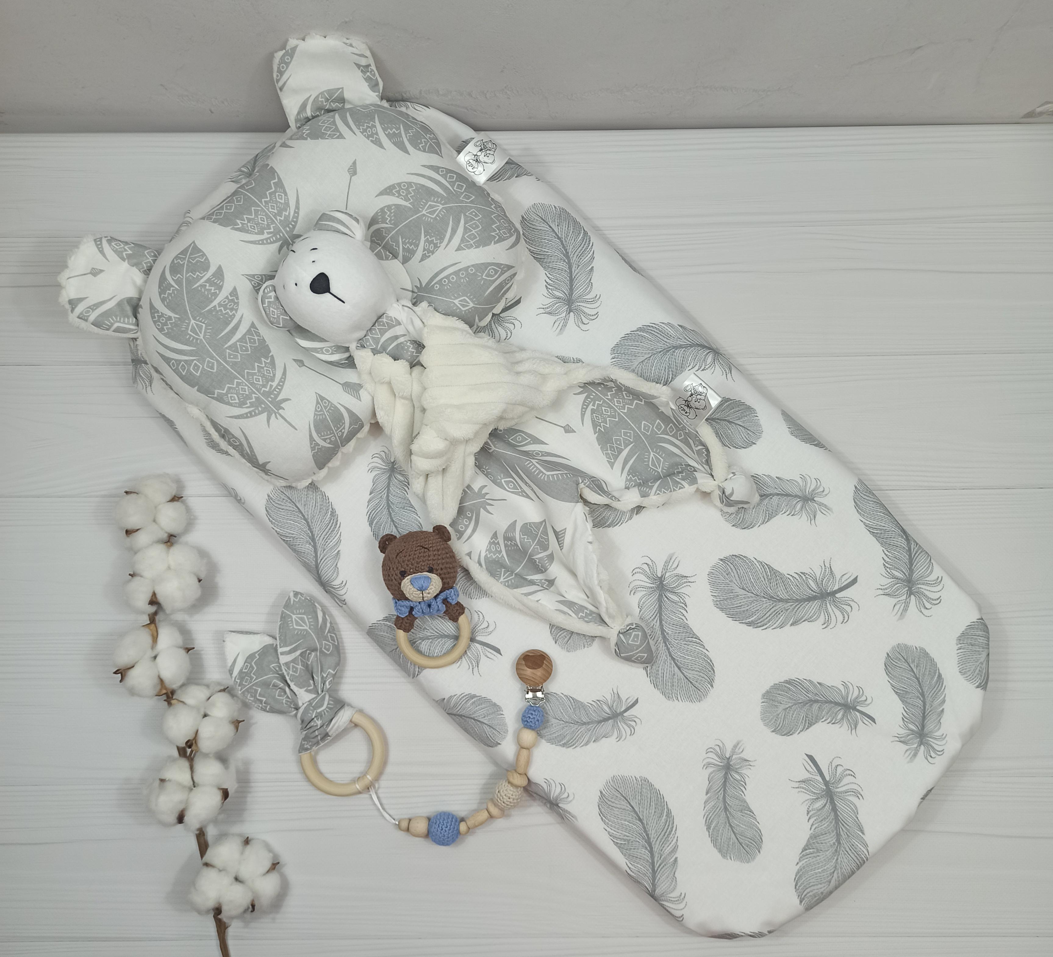 Набор в коляску a.l.babybox Перышки с непромокаемой простыней и комфортером Молочный (NA 18189091) Набор в коляску a.l.babybox Перышки с непромокаемой простыней и комфортером Молочный (NA 18189091)