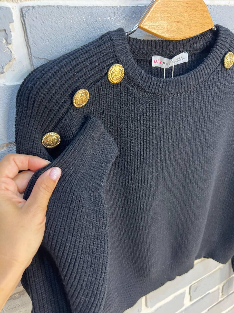 Свитер женский MIX RAY 6733 золотые пуговицы на плечах укороченный свободный OS Черный (1211) - фото 7