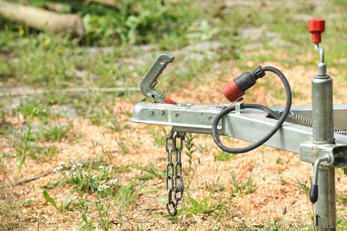 Подрібнювач гілок Arpal на шматки дров з бензиновим двигуном на причепі (АМ-120БД-К) - фото 16 Подрібнювач гілок Arpal на шматки дров з бензиновим двигуном на причепі (АМ-120БД-К) - фото 16