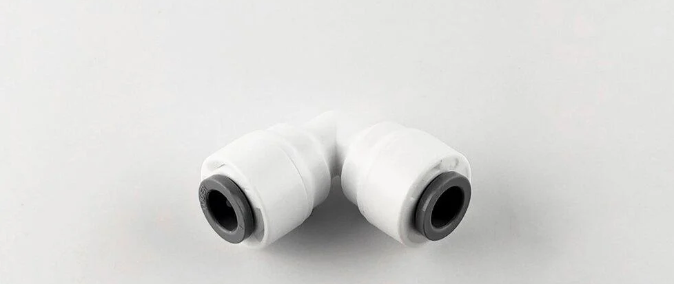 Фитинг угловой 1818-A/4UE4 трубка-трубка 1/4"-1/4" (66778801461) Фитинг угловой 1818-A/4UE4 трубка-трубка 1/4"-1/4" (66778801461)
