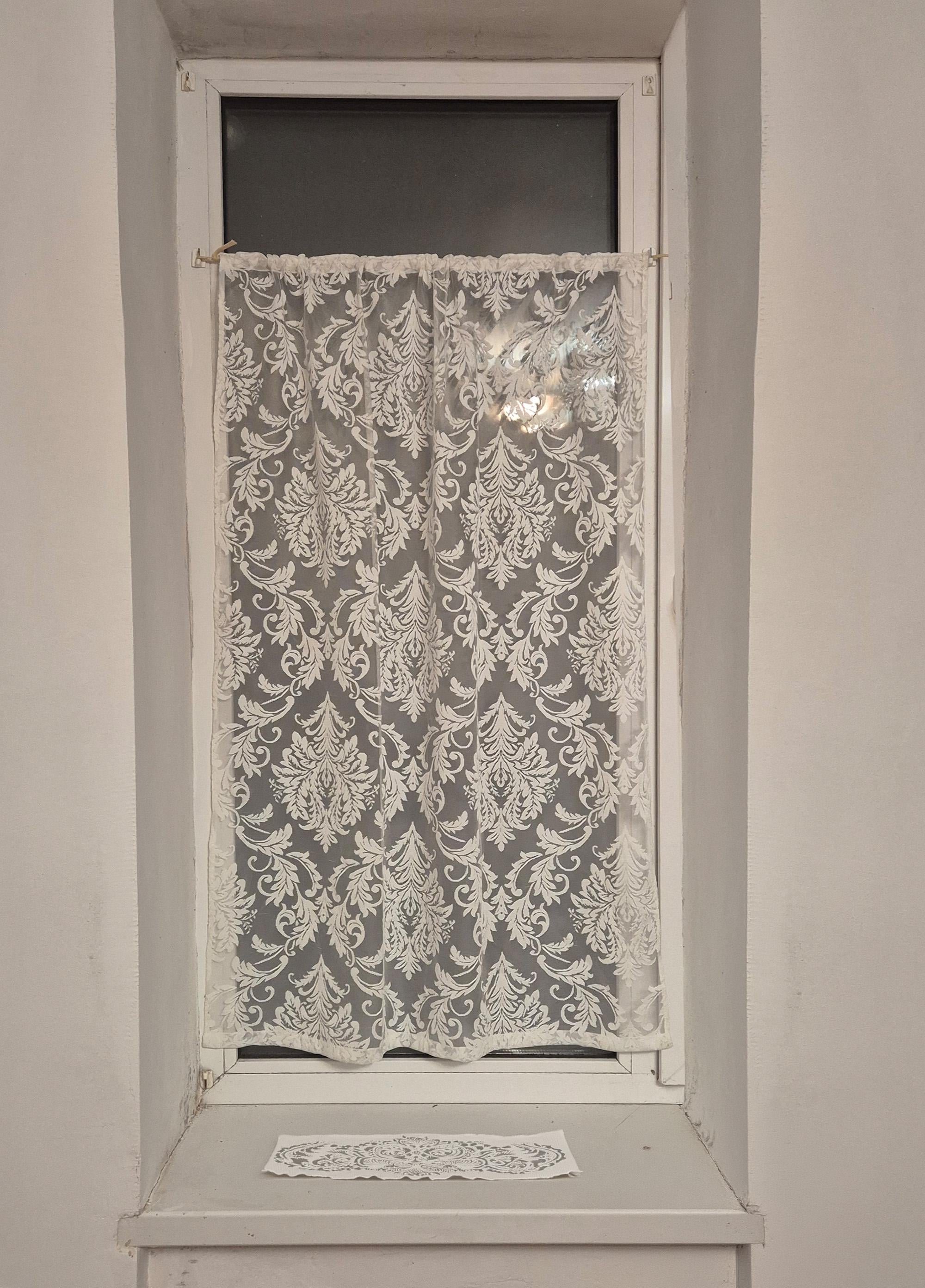 Занавеска на створке окна Firanka Ajure Damask 74x110 см Молочный (10_10ф)