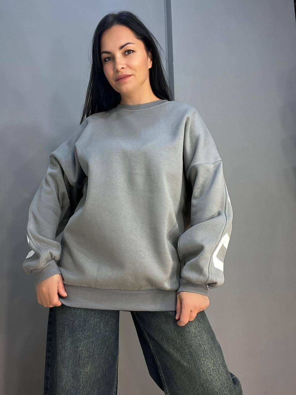 Свитшот женский DAVRAS 8174 CHICAGO удлиненный утепленный на флисе OS Серый (1243) Свитшот женский DAVRAS 8174 CHICAGO удлиненный утепленный на флисе OS Серый (1243)