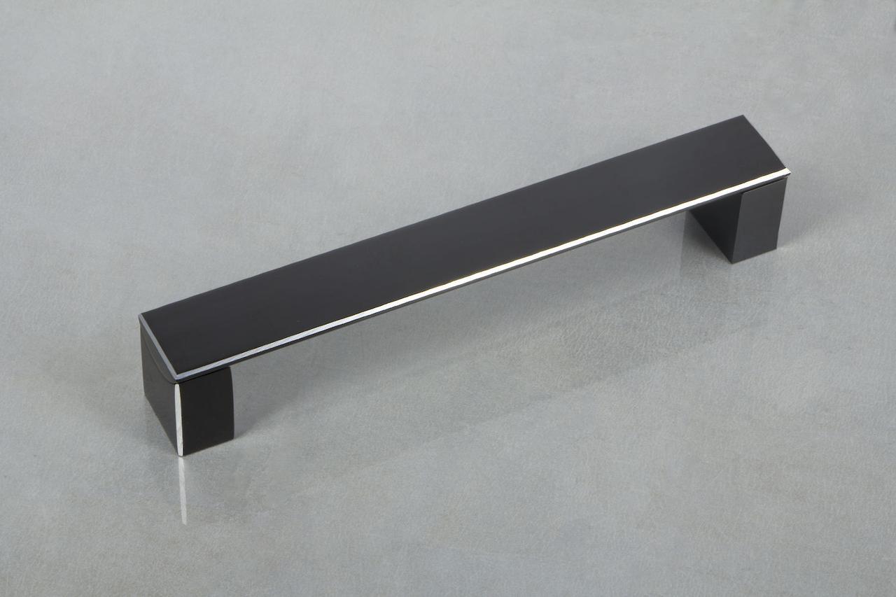 Меблева ручка GTV ARES L 160 мм Чорний (UA-ARS160-20)