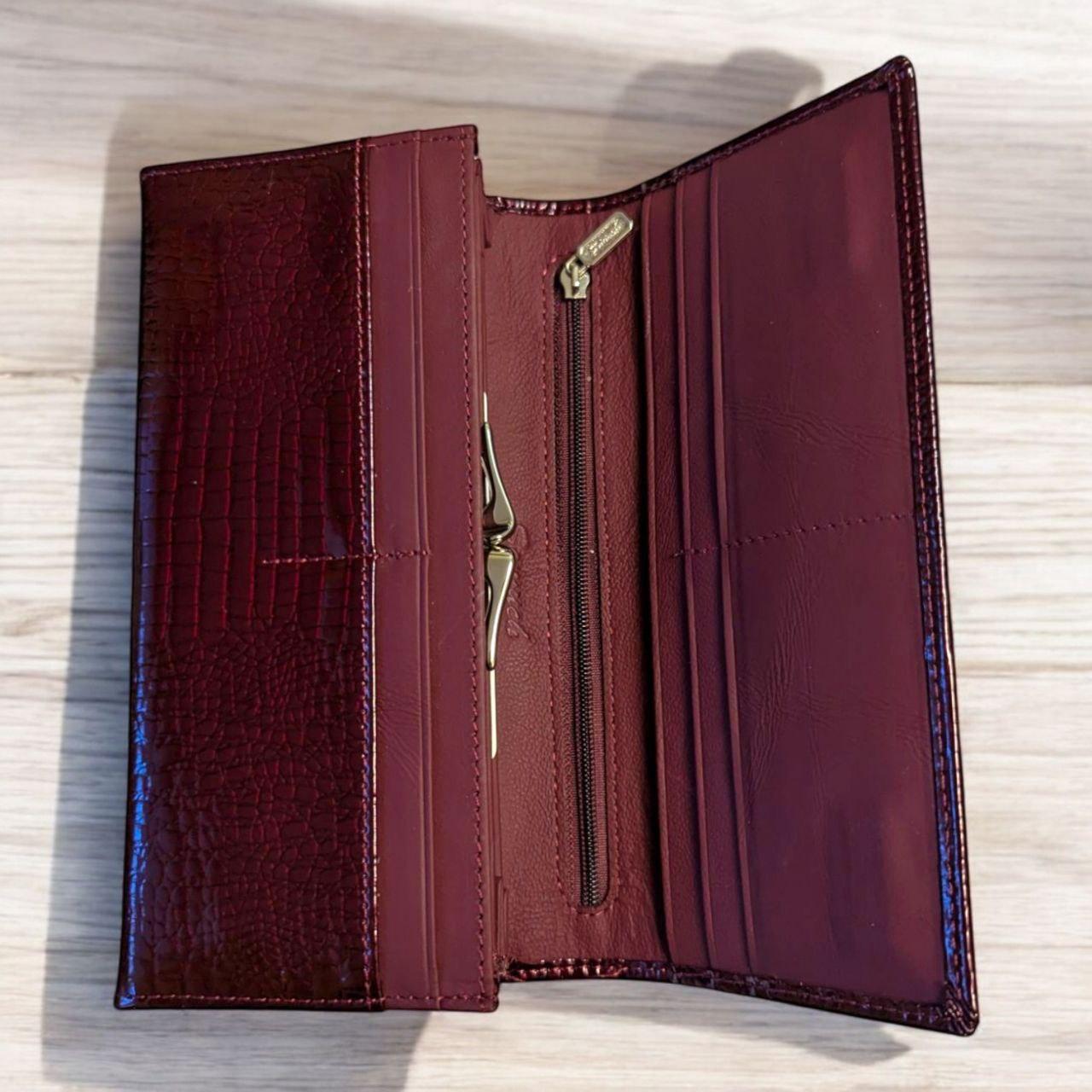 Гаманець жіночий шкіряний лаковий на магніті з клямкою для монет Somuch вишовий (505-81E) - фото 4