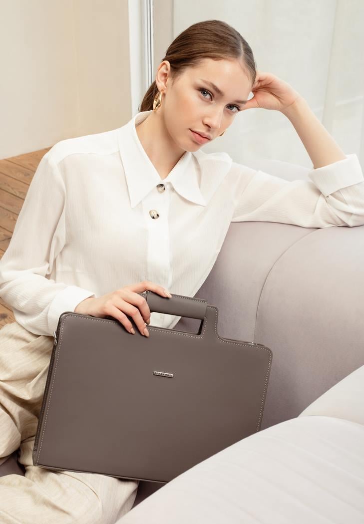 Женская сумка кожаная для ноутбука и для документов Темно-бежевый (A-026691) Женская сумка кожаная для ноутбука и для документов Темно-бежевый (A-026691)