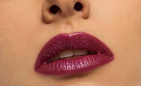 Помада губная Pupa Miss Pupa Starlight Ultra Shiny Lipstick 707 Insolent Victoria 2,5 г (2246969262) - фото 2 Помада губная Pupa Miss Pupa Starlight Ultra Shiny Lipstick 707 Insolent Victoria 2,5 г (2246969262) - фото 2