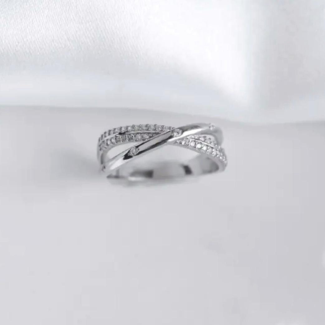 Каблучка із білими каменями срібло 925 проби родоване 2,45 г р. 17 (1406r) - фото 3 Каблучка із білими каменями срібло 925 проби родоване 2,45 г р. 17 (1406r) - фото 3