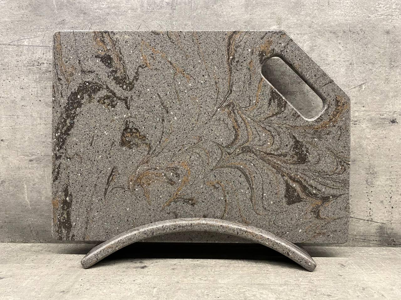 Дошка кухонна Lava rock на підставці зі штучного акрилового каменю 350x250 мм (207) - фото 1 Дошка кухонна Lava rock на підставці зі штучного акрилового каменю 350x250 мм (207) - фото 1