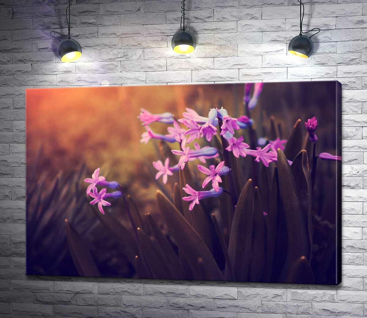 Картина ArtPoster Утреннее солнце бросает первые лучи на стройные весенние цветы 100x67 см Модуль №1 (002905)