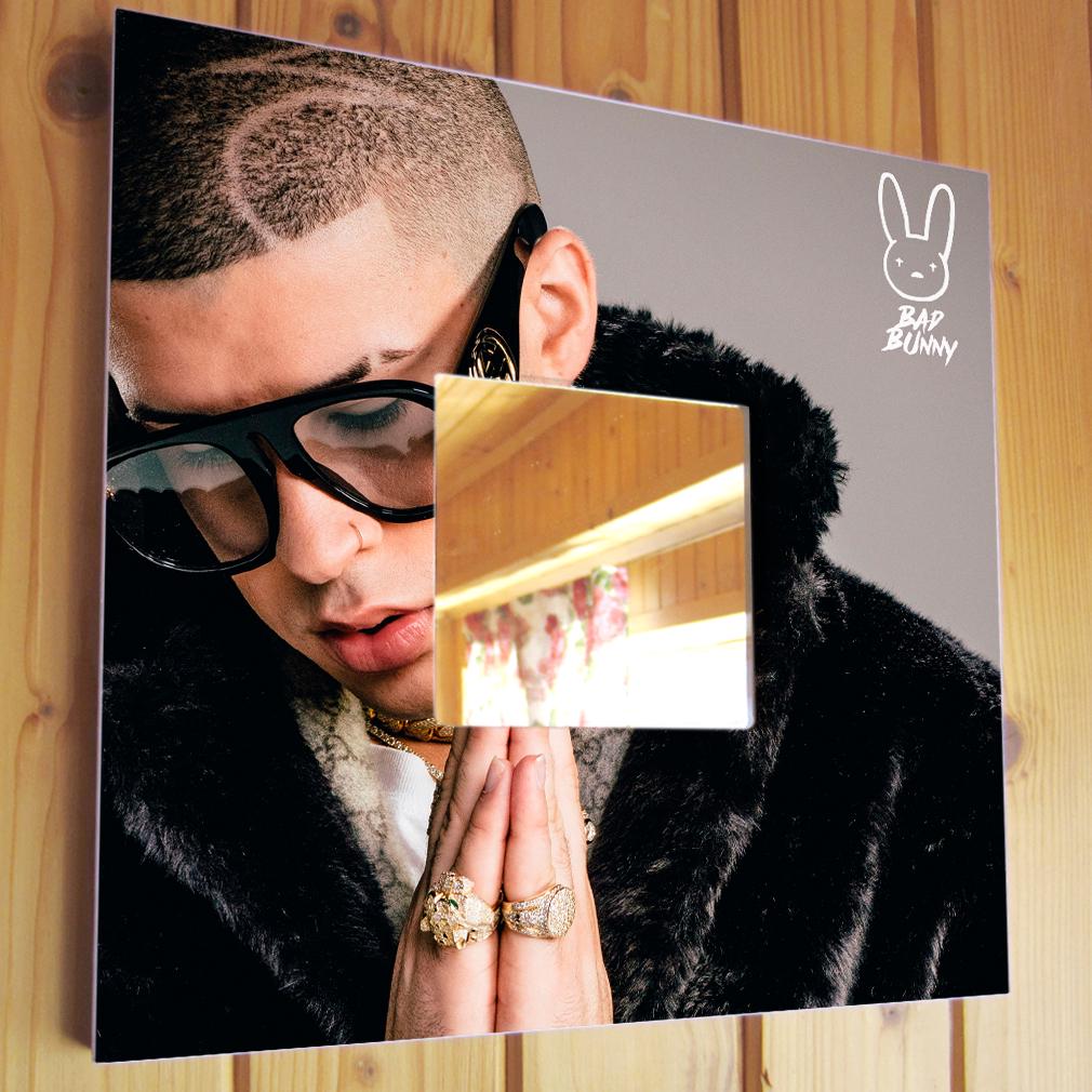 Зеркало Певец Bad Bunny 260х260 мм (M04628)