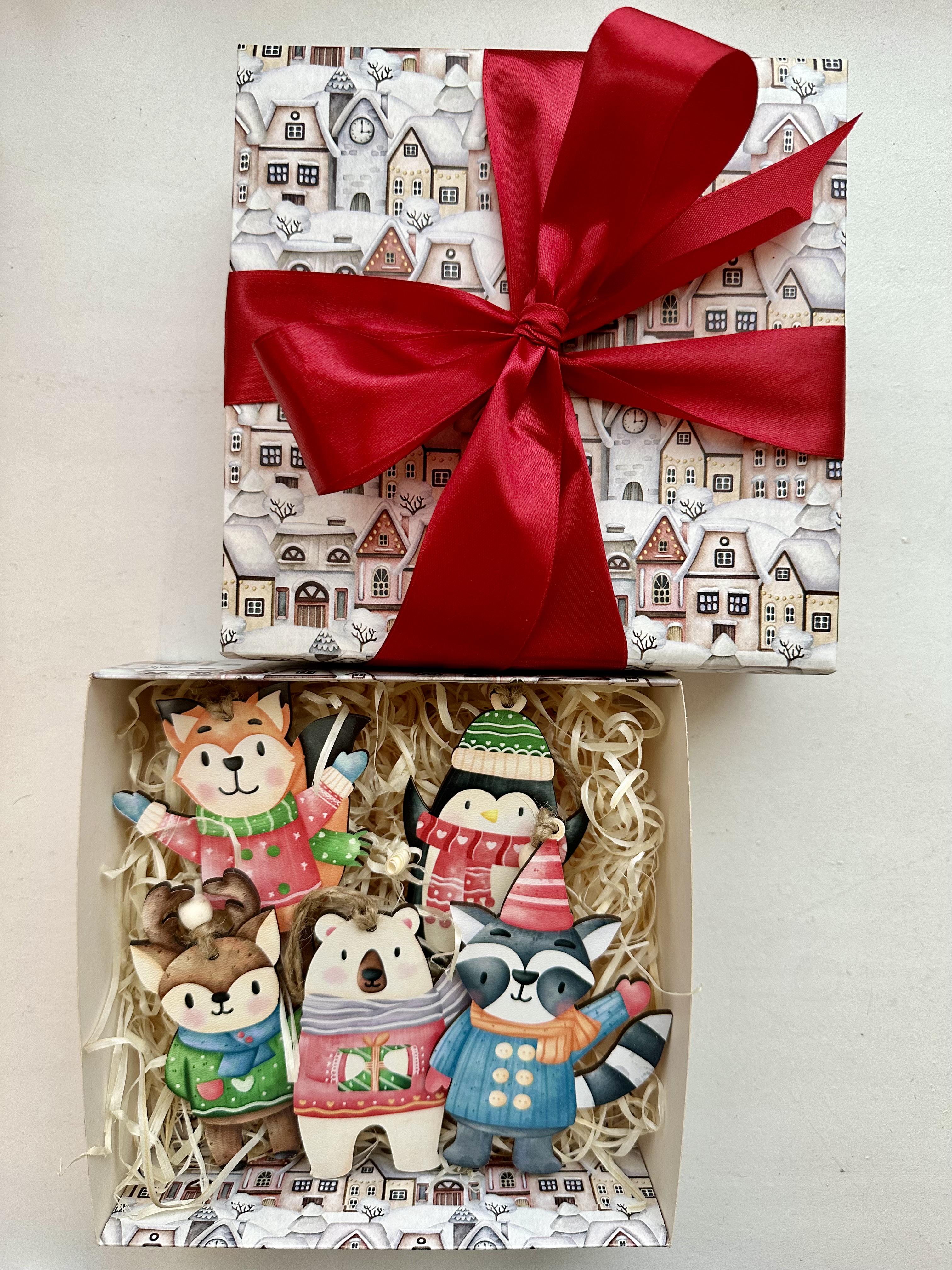 Набір подарунковий з іграшками деревʼяними новорічними 5 шт.