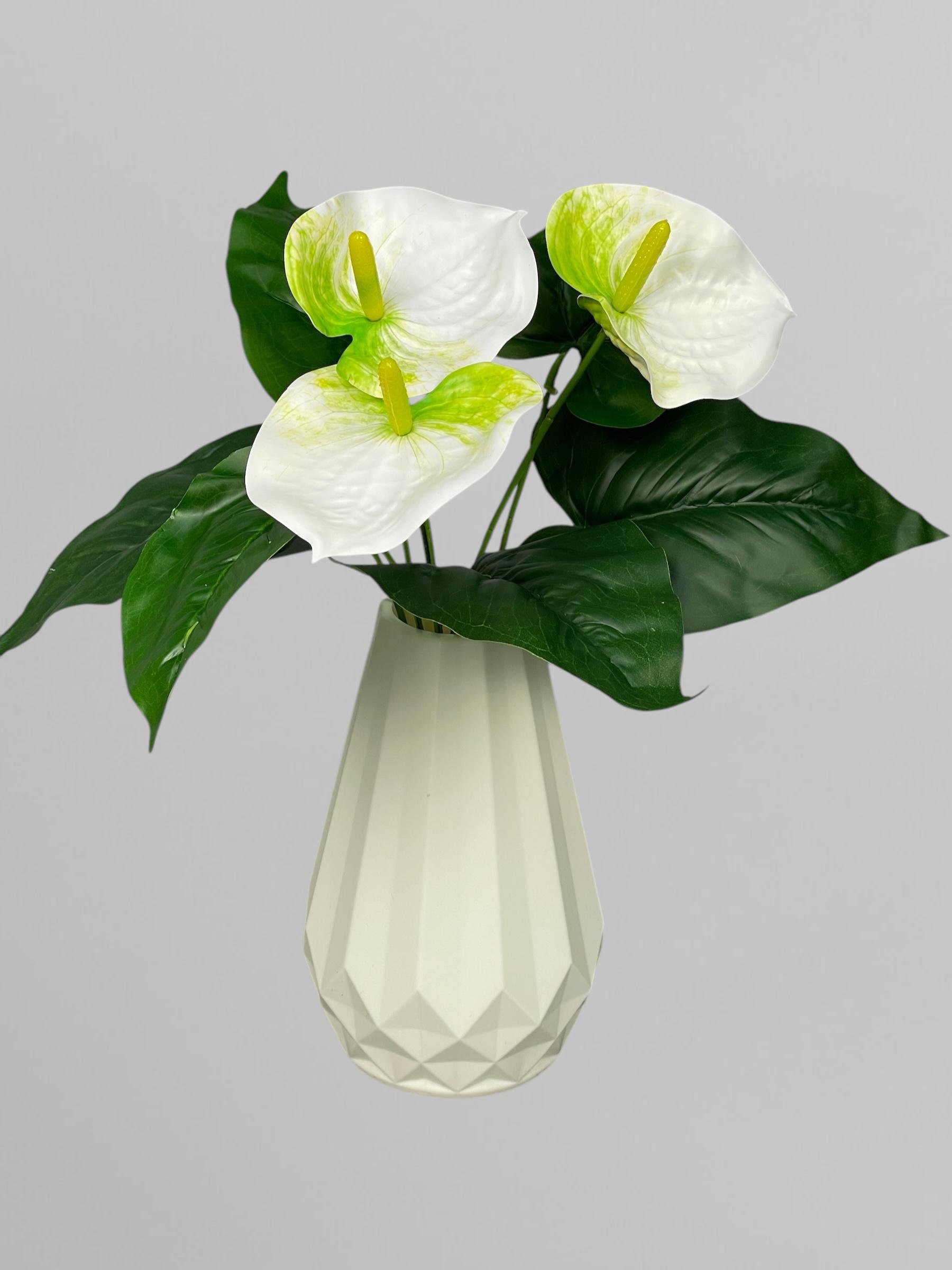 Искусственный букет антуриума 3 цветка 32 см Белый (К13107) - фото 1 Искусственный букет антуриума 3 цветка 32 см Белый (К13107) - фото 1