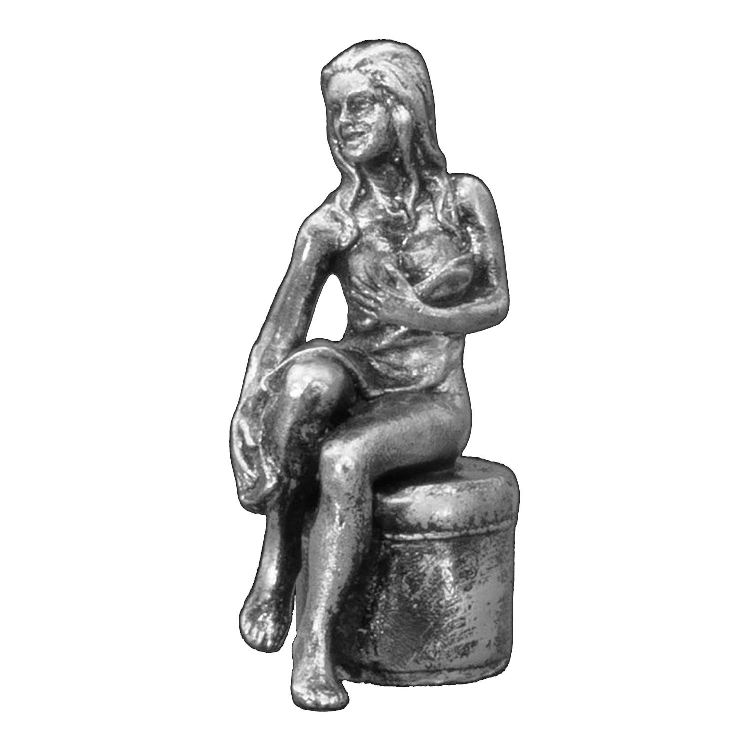 Статуэтка коллекционная Девушка на пуфике из металла и олова 6,5 см (42000193)