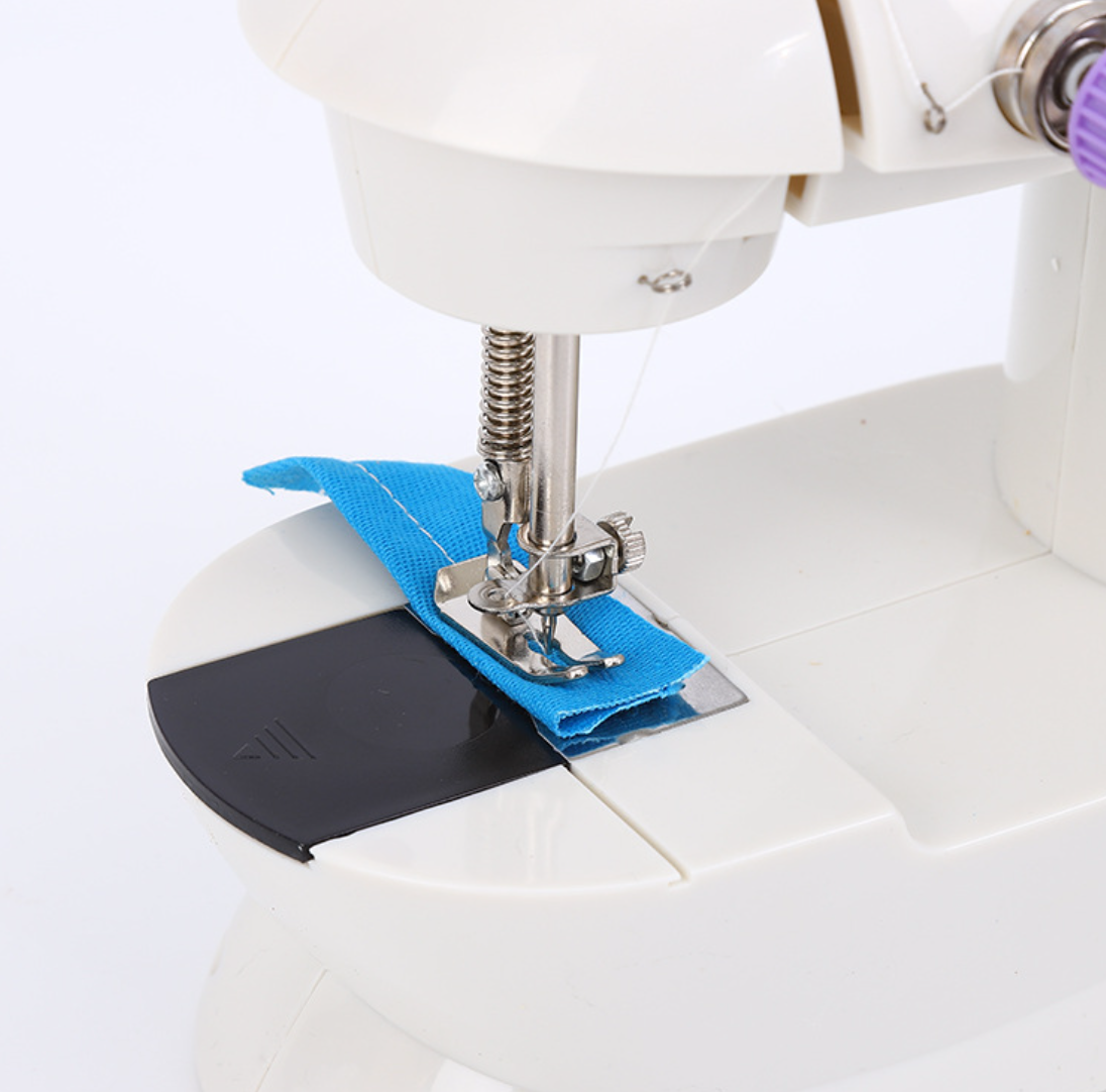 Швейная машинка Mini Sewing Machine домашняя портативная 4в1 (00428) - фото 4