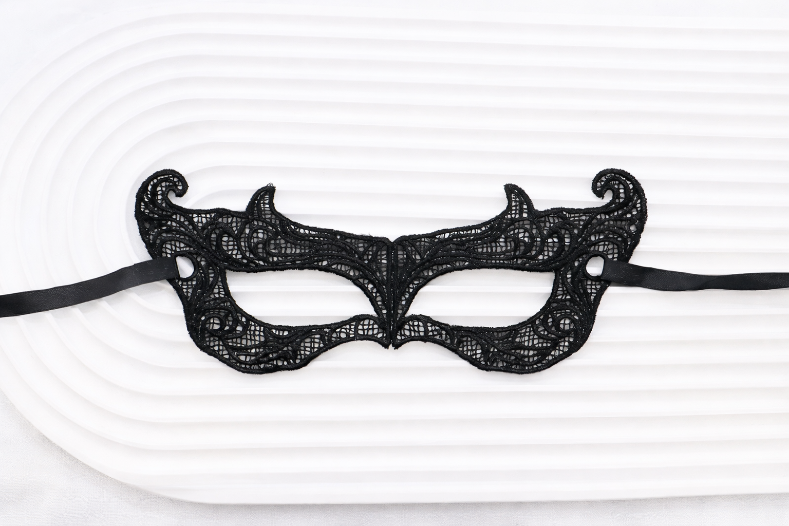 Маска маскарадная для лица унисекс One size Черный (210420)