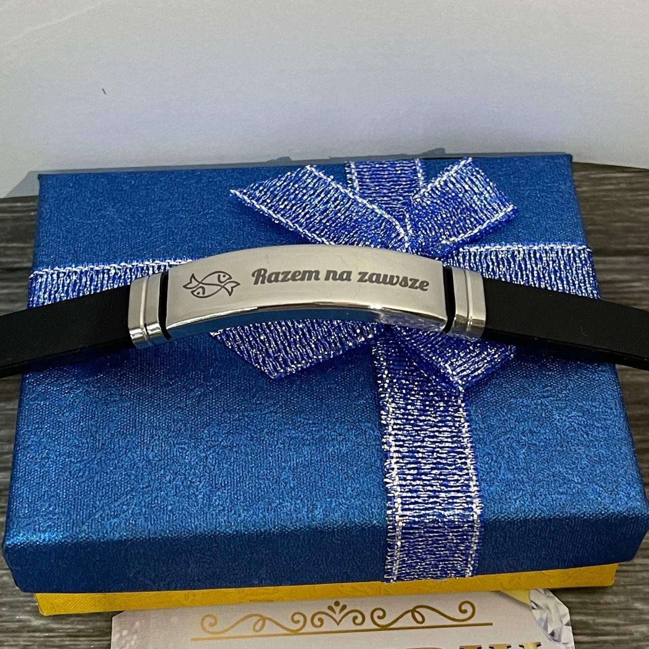 Браслет для знака зодиака Рыбы с надписью сталь серебристая и ремешок каучук черный 19 см в коробочке (1942406074)