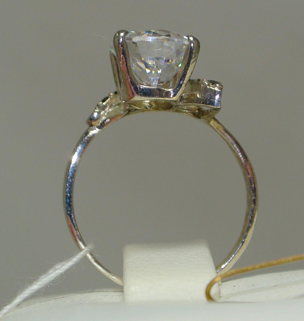 Кольцо из серебра с фианитом р. 16 (2101600263) - фото 4 Кольцо из серебра с фианитом р. 16 (2101600263) - фото 4