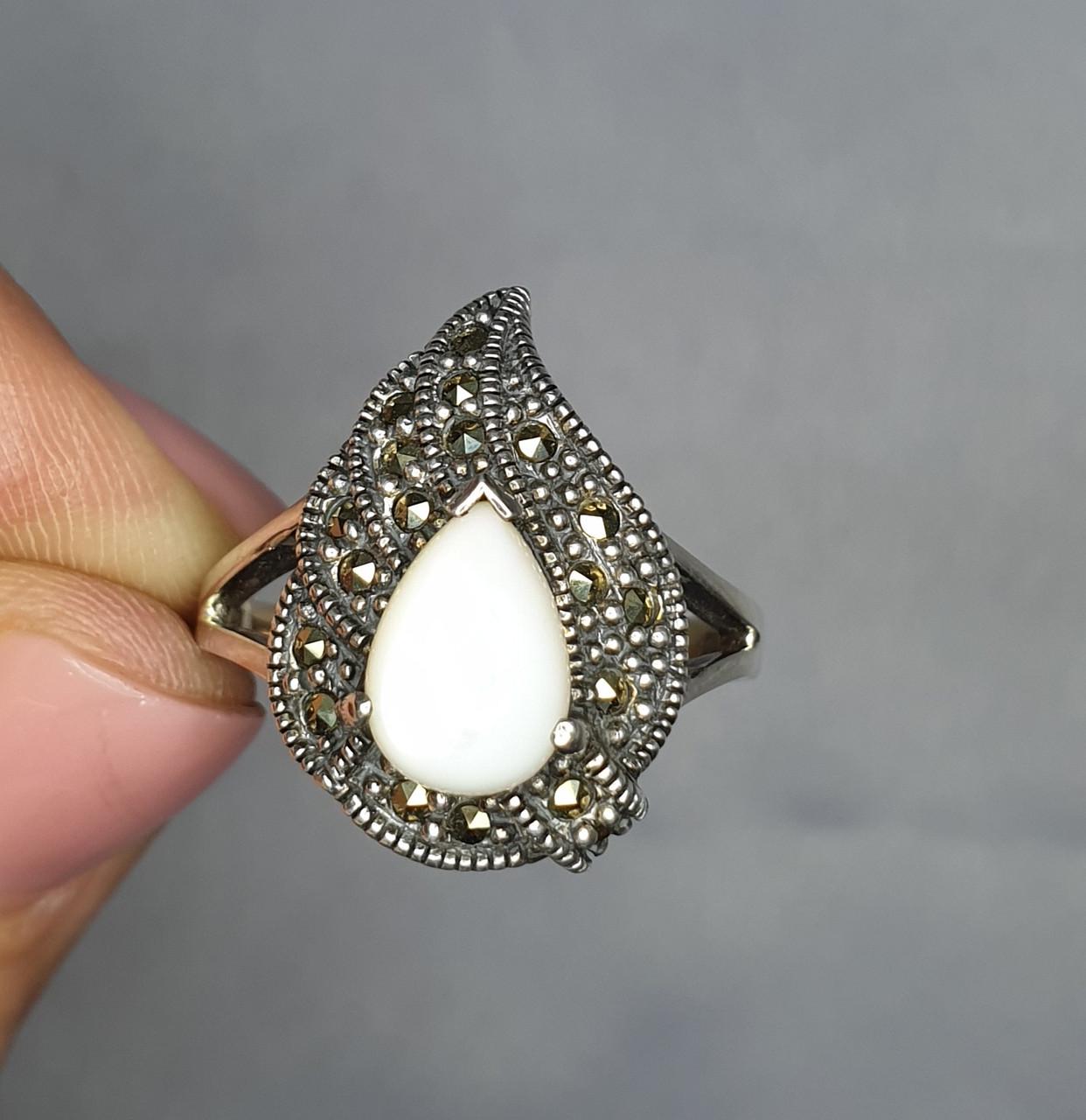 Кольцо серебряное с перламутром и пиритом р. 20 6,66 г (1397161328) Кольцо серебряное с перламутром и пиритом р. 20 6,66 г (1397161328)