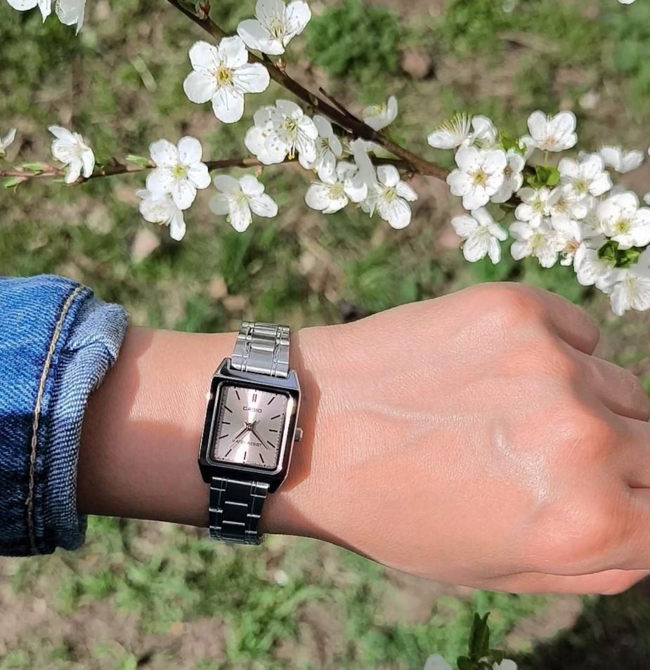 Наручний годинник жіночий Casio LTP-V007D-4E Cрібний/Рожевий (2564475287) - фото 5 Наручний годинник жіночий Casio LTP-V007D-4E Cрібний/Рожевий (2564475287) - фото 5