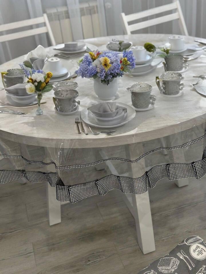 Скатерть силиконовая c камнями 2 строки круглая d 150 см Серебристый/Черный (10016-k1)