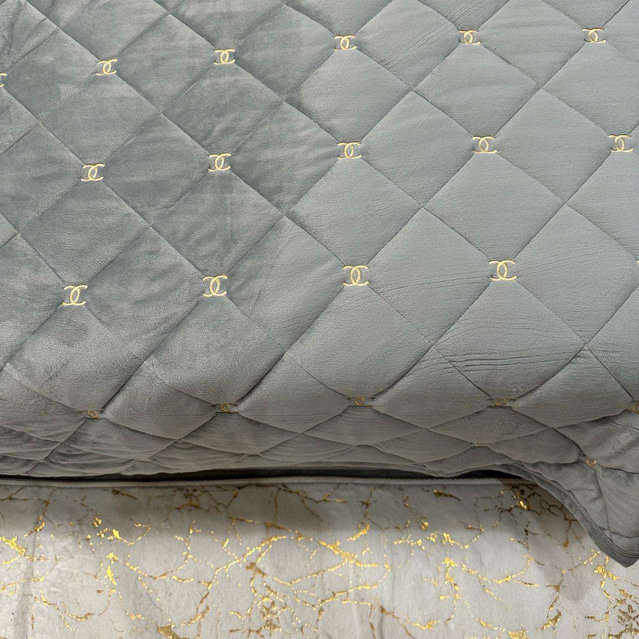 Покрывало на кровать велюровое полуторное 150x210 см Светло-серый (28821652) - фото 8 Покрывало на кровать велюровое полуторное 150x210 см Светло-серый (28821652) - фото 8