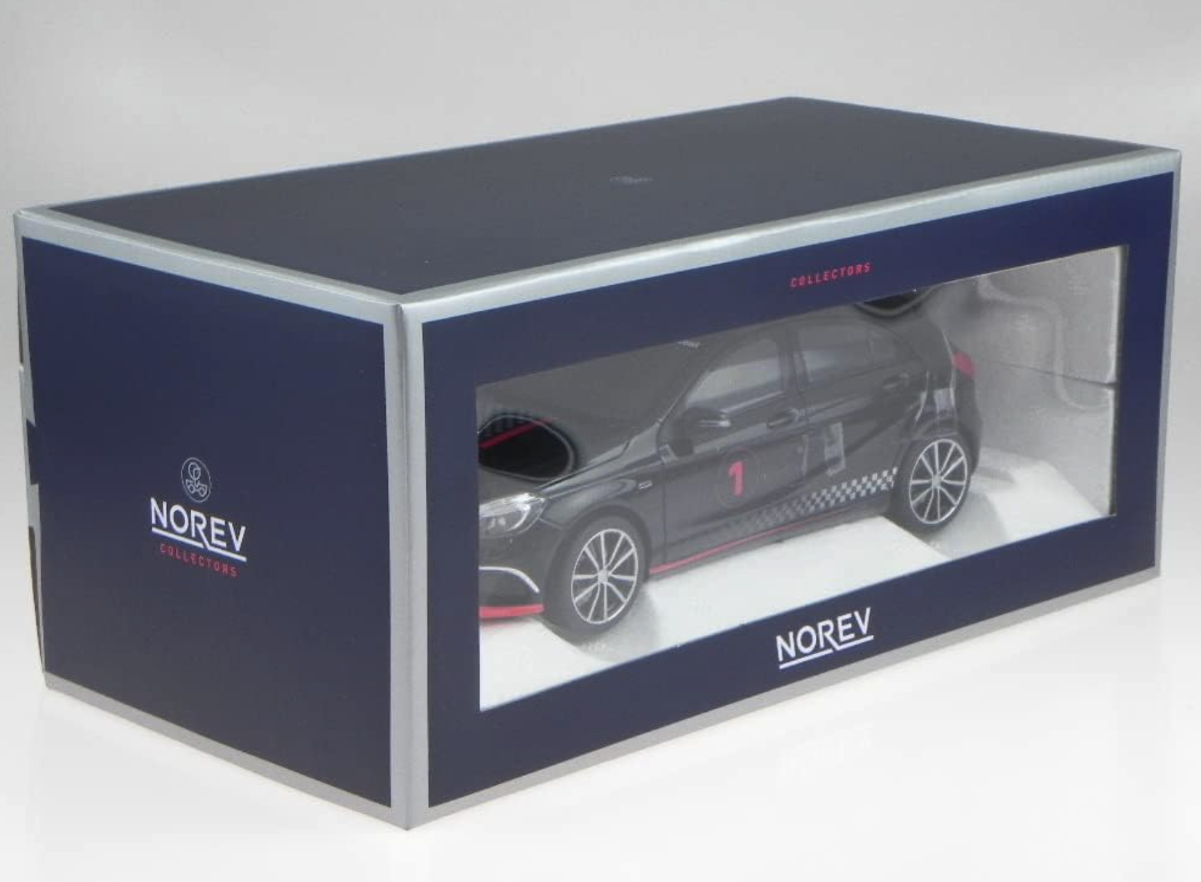 Модель автомобиля Norev 1:18 Mercedes-Benz A-Class W176 Sport Edition Black (183596) - фото 8 Модель автомобиля Norev 1:18 Mercedes-Benz A-Class W176 Sport Edition Black (183596) - фото 8