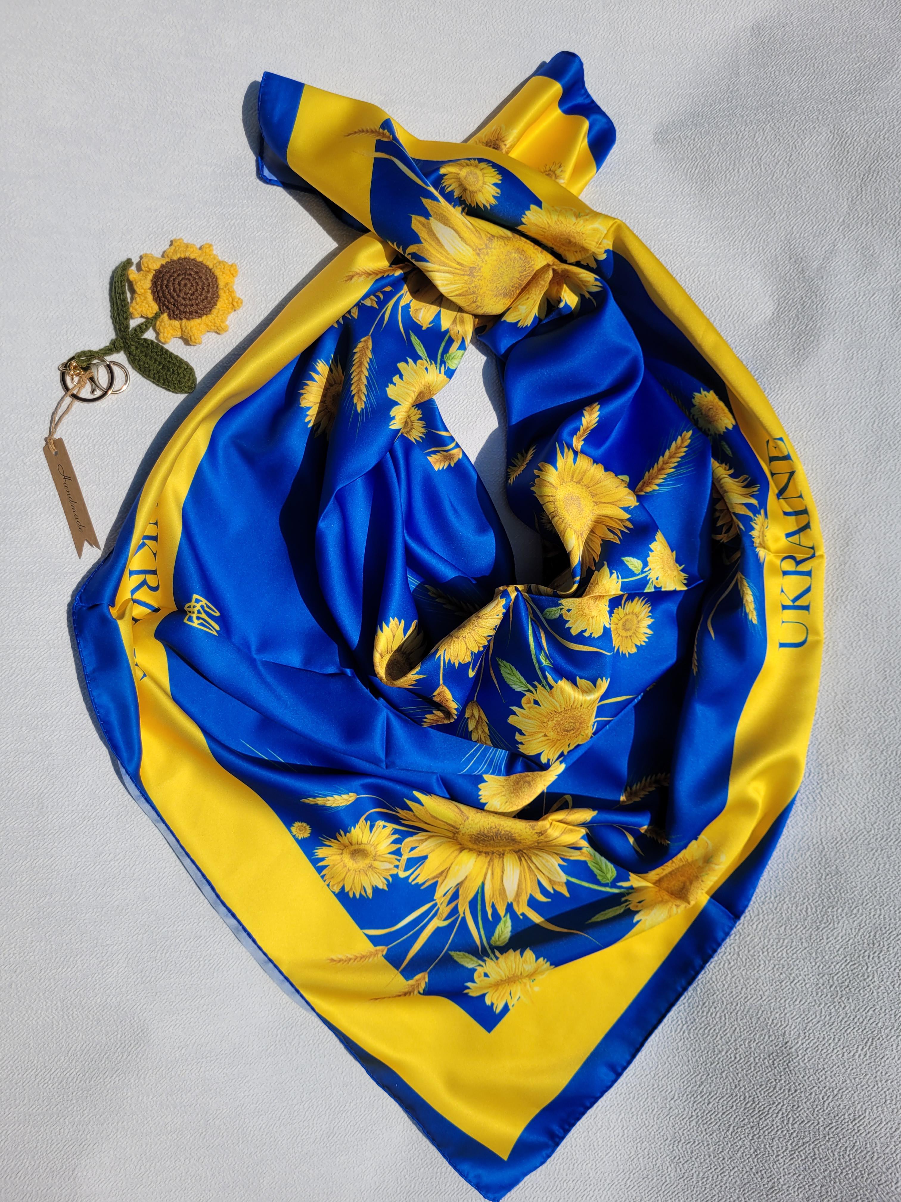 Платок женский патриотический шелковый Подсолнухи 90х90 см Сине-желтый