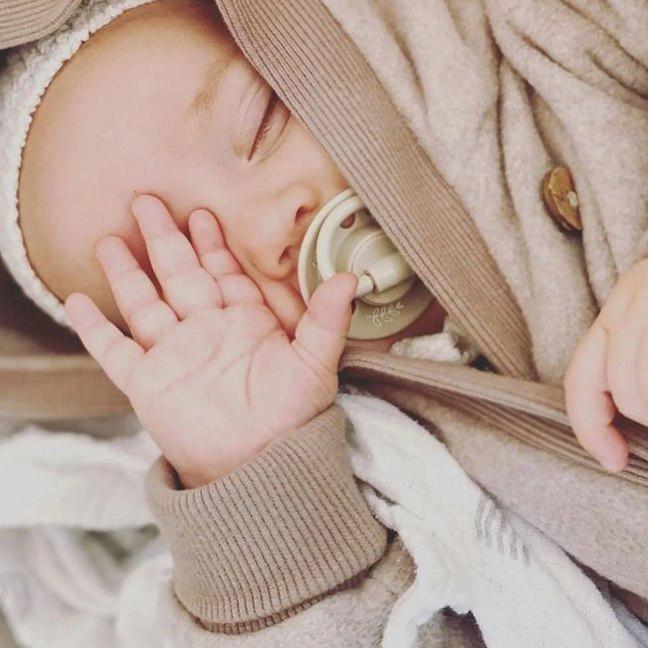 Пустушка латексна Nip Вишенька GREEN 6-18 міс. унісекс 2 шт. Бежево-молочний (141414) - фото 11 Пустушка латексна Nip Вишенька GREEN 6-18 міс. унісекс 2 шт. Бежево-молочний (141414) - фото 11