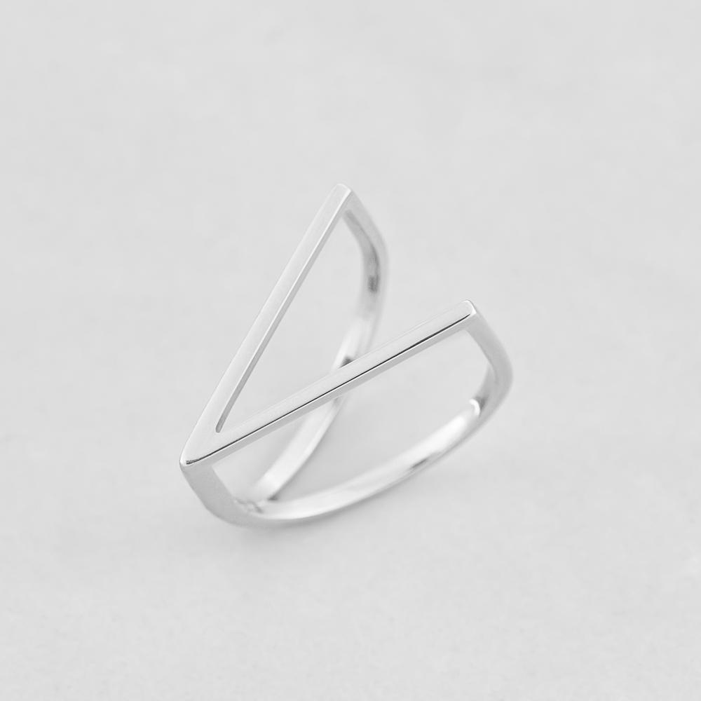 Серебряное кольцо Minimal Идея р. 17 (7639)
