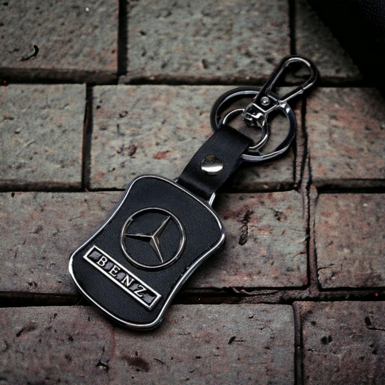 Брелок с логотипом авто Mercedes металлический со вставками натуральной кожи карабин с кольцом (1828822551)