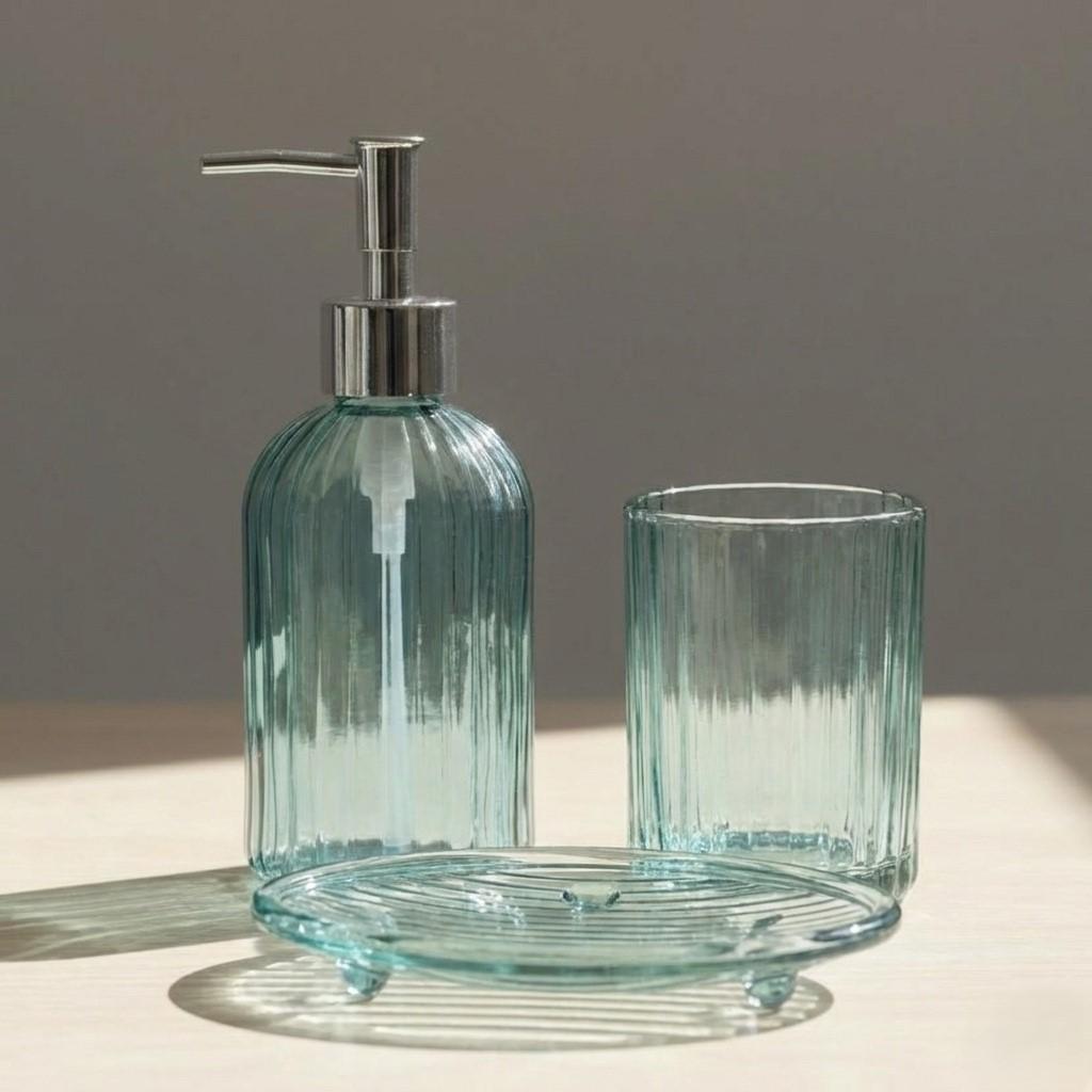 Набор аксессуаров для ванной комнаты Line SNT стеклянный дозатор/стакан и мыльница 3 пр. Аквамарин (31766577) Набор аксессуаров для ванной комнаты Line SNT стеклянный дозатор/стакан и мыльница 3 пр. Аквамарин (31766577)