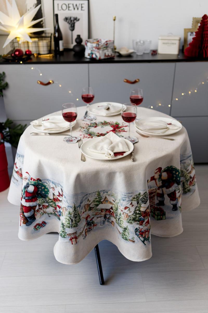 Скатерть гобеленовая с велюром Снежная зима Dx136 см (037480)