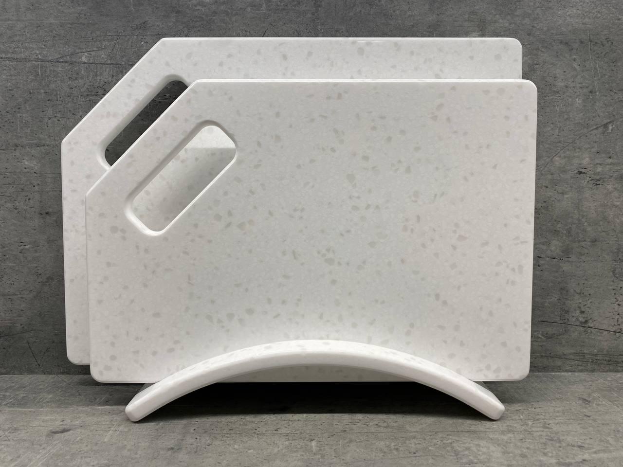 Набір дошок кухонних After Snow зі штучного акрилового каменю на підставці 2 шт. (195) Набір дошок кухонних After Snow зі штучного акрилового каменю на підставці 2 шт. (195)