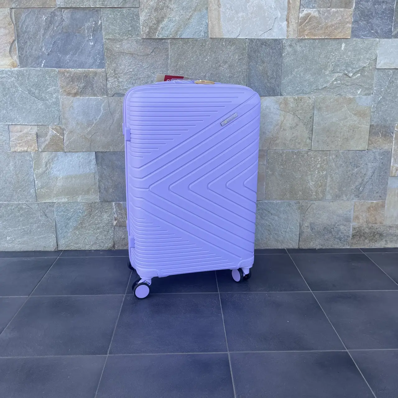 Чемодан дорожный из полипропилена Bloom 1706 средний М 63 л Фиолетовый