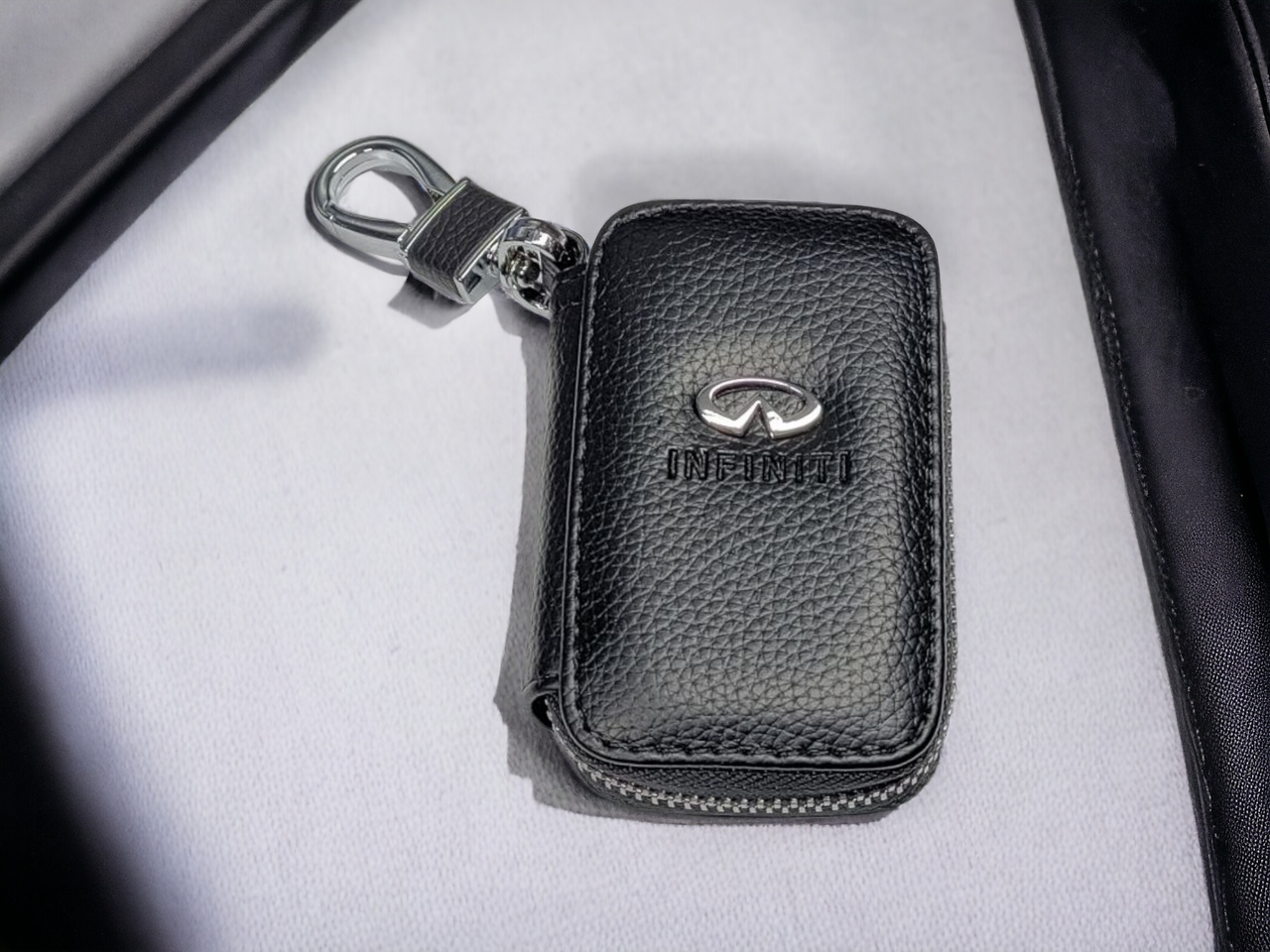 Ключница с карабином INFINITI (2147998832)