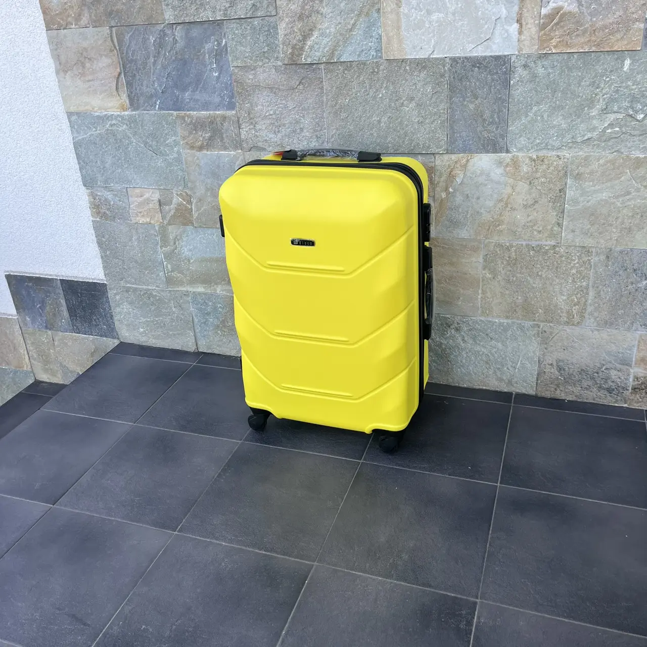 Чемодан дорожный Bloom 1507 М 63 л Желтый - фото 2 Чемодан дорожный Bloom 1507 М 63 л Желтый - фото 2