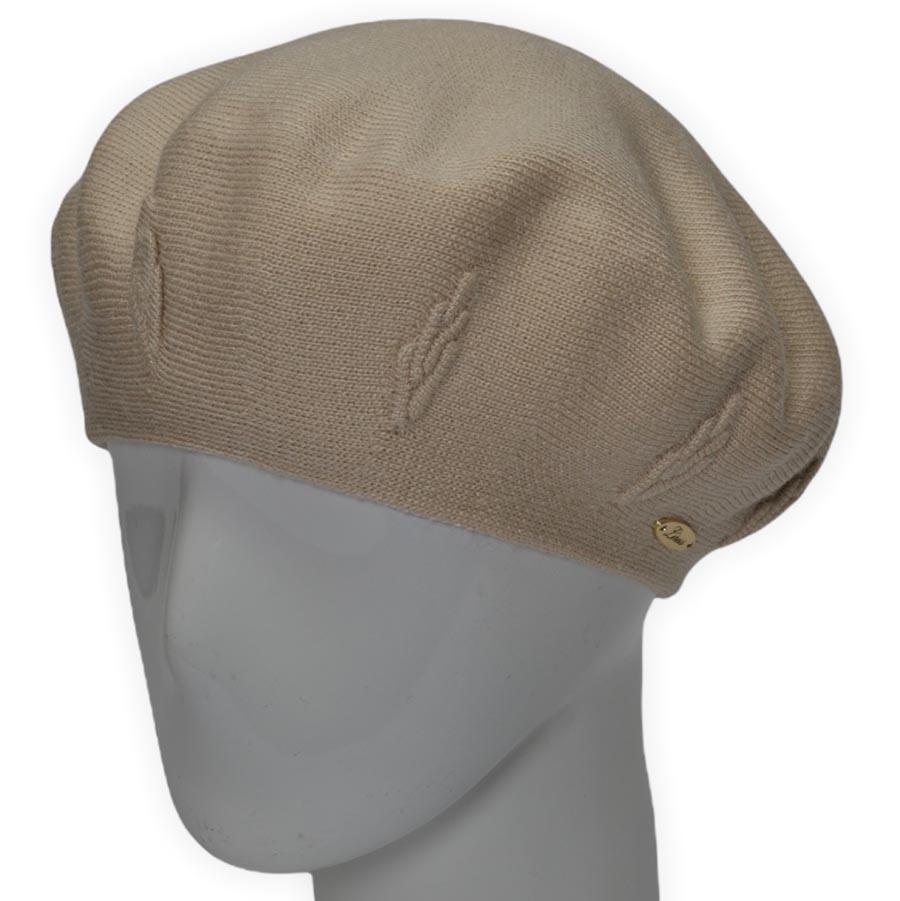 Берет женский Lirus Ягода двойной шерстяной тонкой вязки не большой с красивым узором Светлый лен