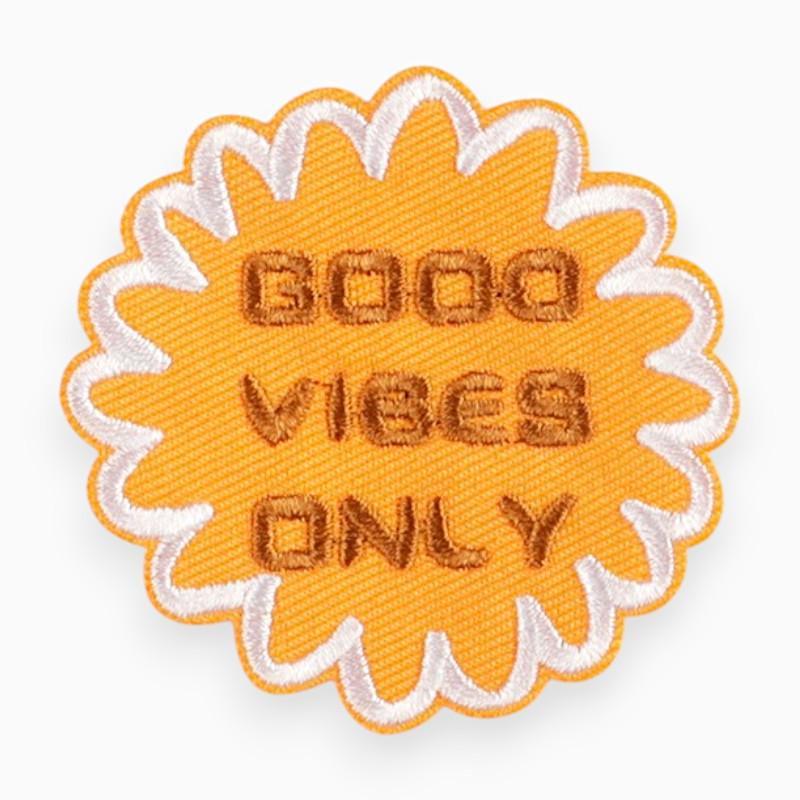 Термоаппликация Good vibes only вышитая 6х6 см 1 шт. Оранжевый (АК6060б33)