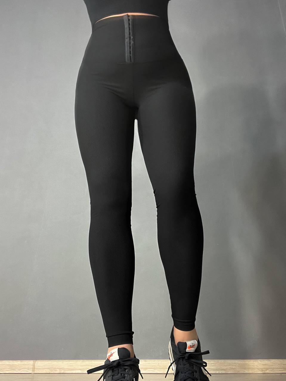 Лосини жіночі Kenalin D2 корсет на гачках в рубчик тонкі 2XL/3XL Чорний (3969) - фото 3 Лосини жіночі Kenalin D2 корсет на гачках в рубчик тонкі 2XL/3XL Чорний (3969) - фото 3
