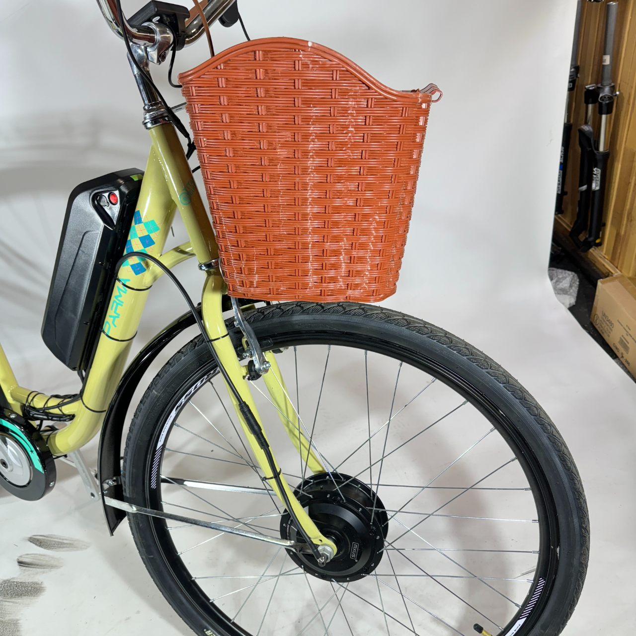 Велосипед з Е-комплектом 28" Parma 2025 48 В 500 Вт 10,5 Ah/18" до 40 км/зріст 170-185 см/дисплей LSD-3 Кремовий - фото 2