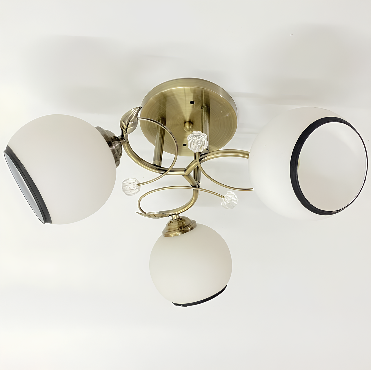 Люстра Valeso со стеклянными плафонами под две лампы Е27 Черный/Бронзовый (6220J/3)