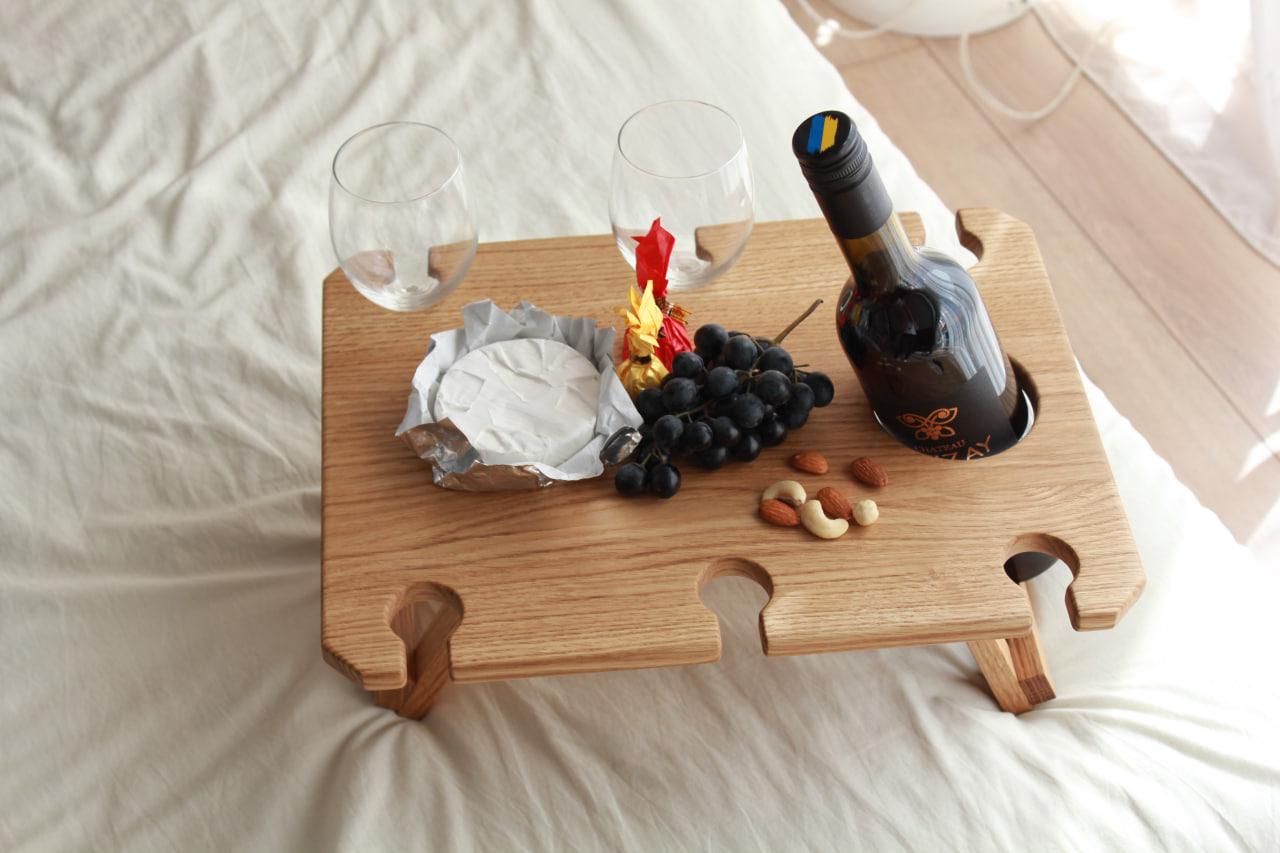 Столик винний Кемпінг з дуба під 6 бокалів для подачі фруктів/закусок/сиру 40х30х17 см (WDT-3.2) - фото 9 Столик винний Кемпінг з дуба під 6 бокалів для подачі фруктів/закусок/сиру 40х30х17 см (WDT-3.2) - фото 9